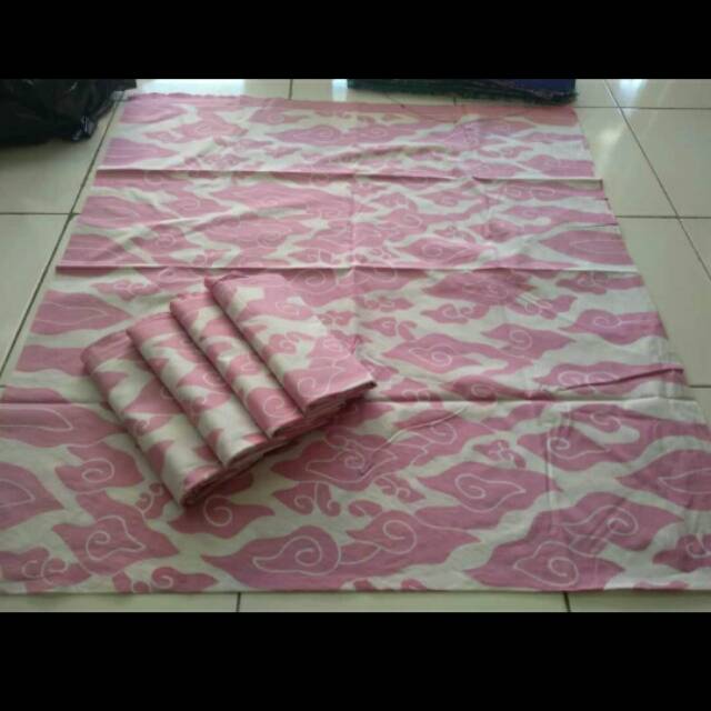 Kain batik tulis mega mendung
