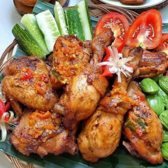 

Ayam ungkep bacem
