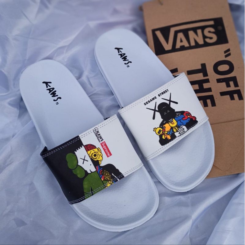 Sandal KAWS Supreme Sesame Street Murah-5