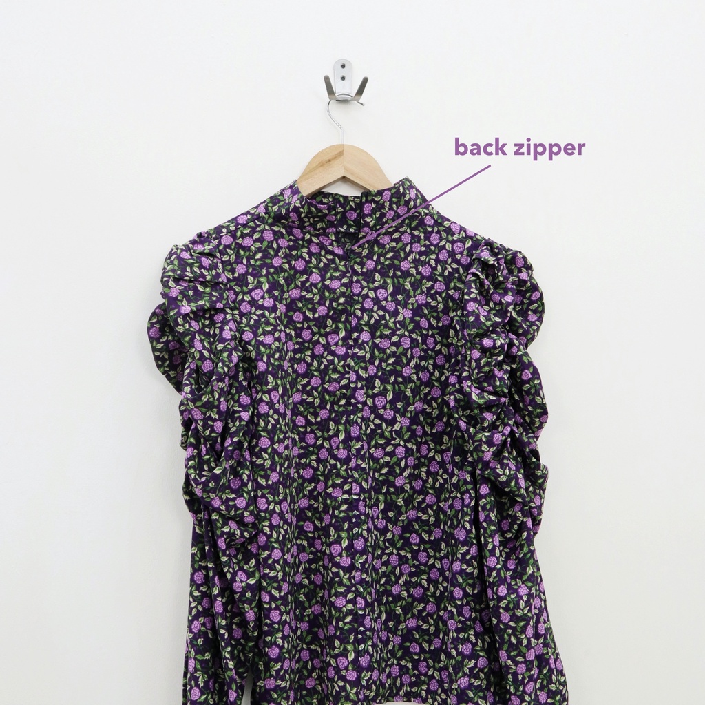 Yika puff top blouse -Thejanclothes