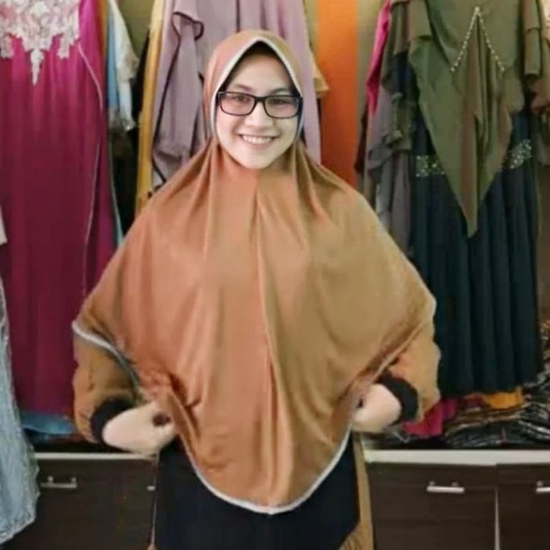 Jilbab Instan Inayah Serut Jersey Motif Kotak 74 x 80cm
