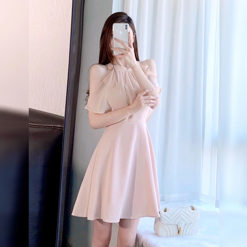 Temperamen Korea Wanita Chic Lembut High-End Rasa Halter Leher Off-Shoulder Ringan Gaun Mewah Rok Pe