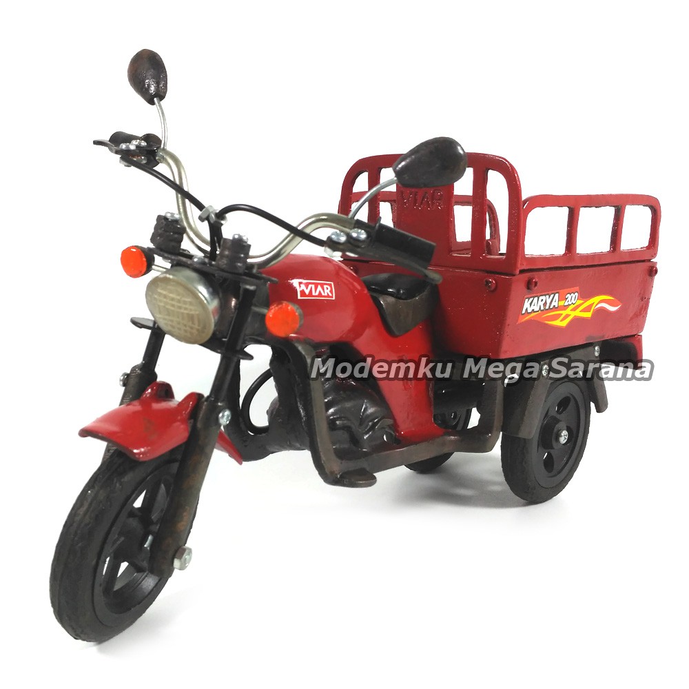 Miniatur Motor Viar Besi 32x15x10cm - Merah
