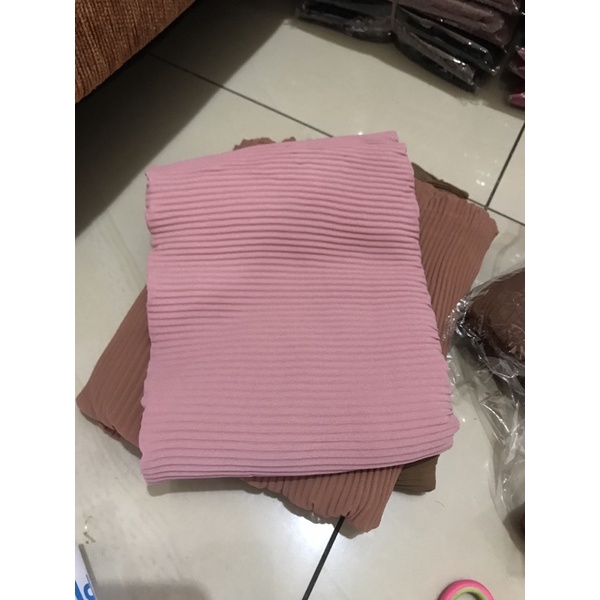 Pasmina  Plisket Prisket Renda Brokat brukat Impor/ Pasmina prisket  renda/model terbaru-Dusty