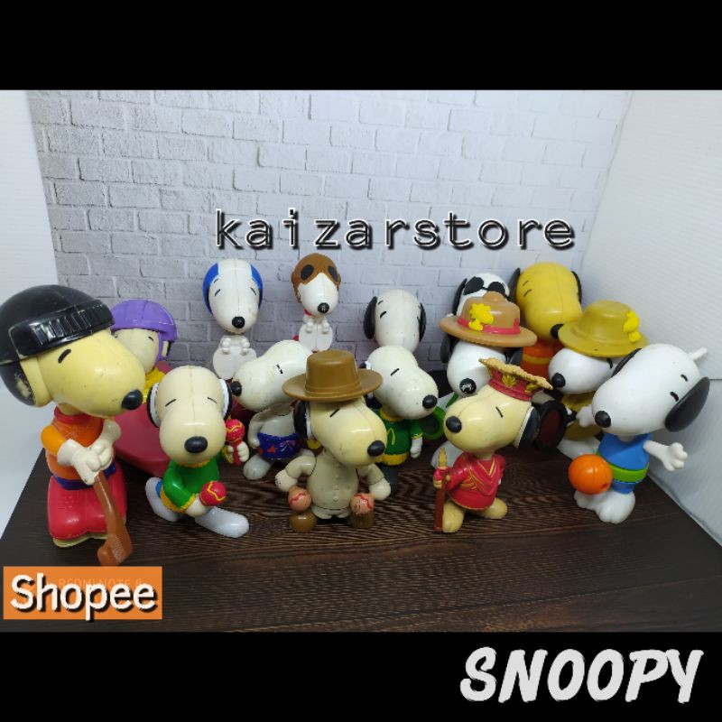 snoopy action figure