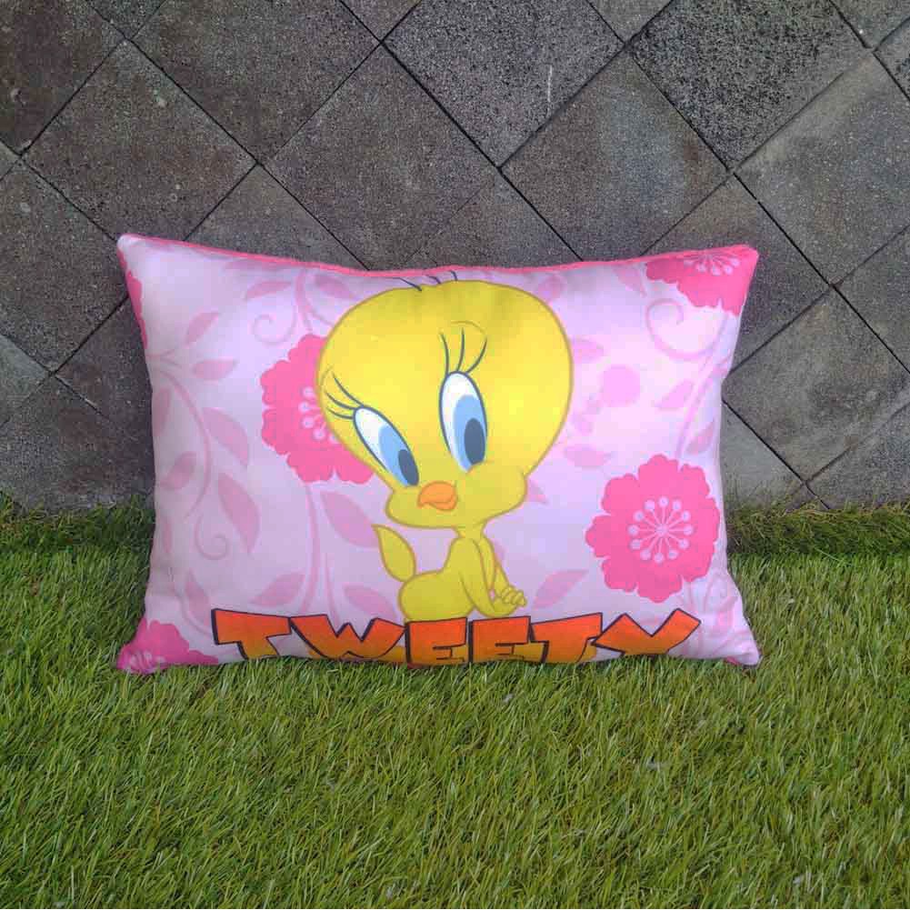 Bantal Kotak Motif Kartun Tweety