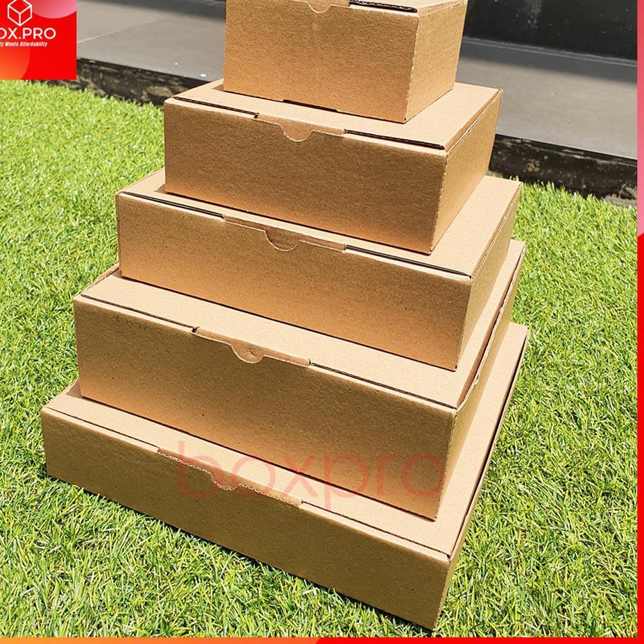 

G8P Kardus Dus uk 25x25x10 cm ( 5 pcs ) DieCut Box Kotak Packing Aksesoris Baju Makanan Pizza Hijab