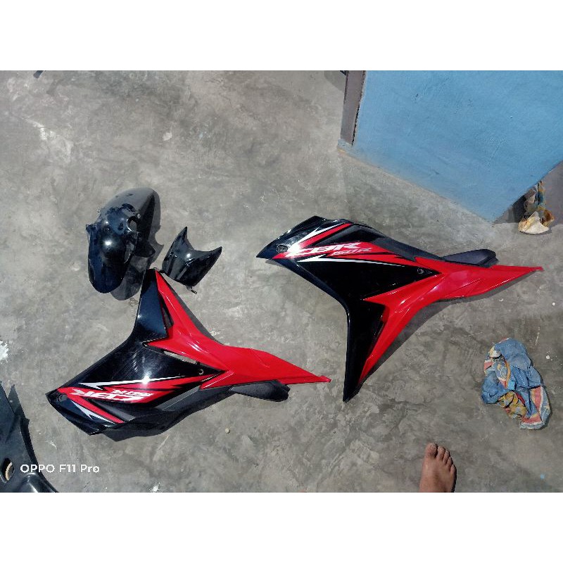fairing set kiri kanan CBR150R facelift K45N k45G warna hitam merah