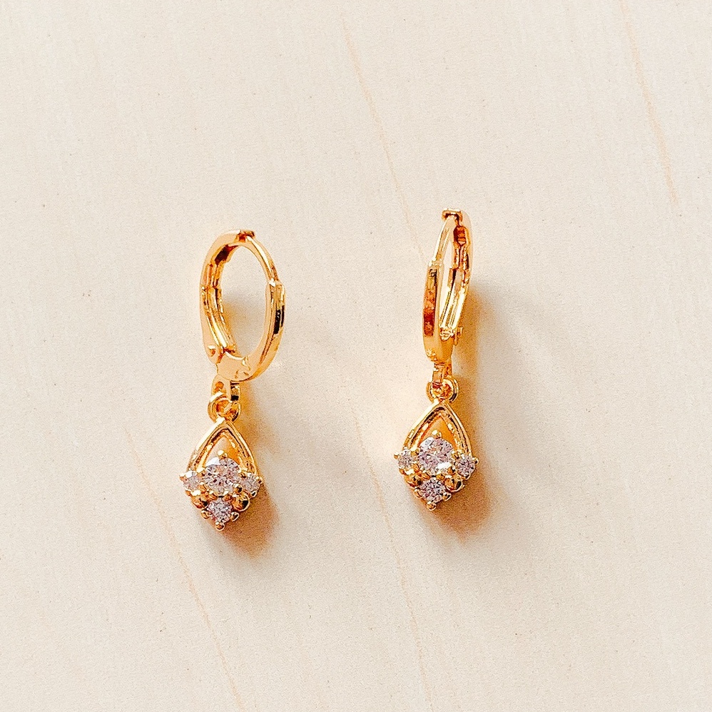 Giwang Wanita Rintik Oval Zirconia Gold