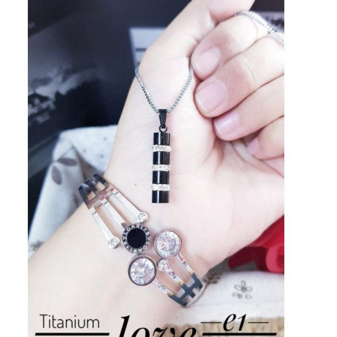 Titanium Set Perhiasan Gelang dan kalung 569r