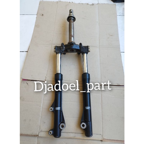 Shockbreaker Skok Shock Depan set Segitiga T honda Beat Fi vario 125 old bohlam Beat Ecco Original