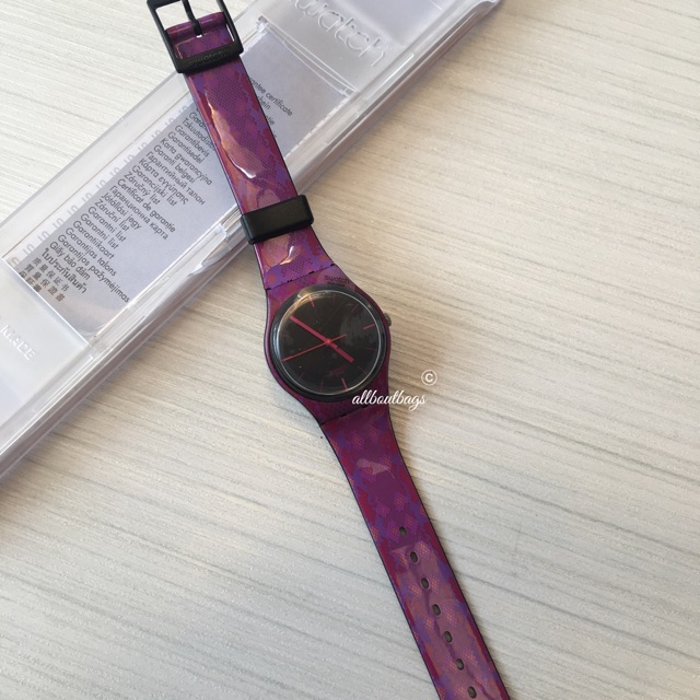 Swatch Snake skin purple and black