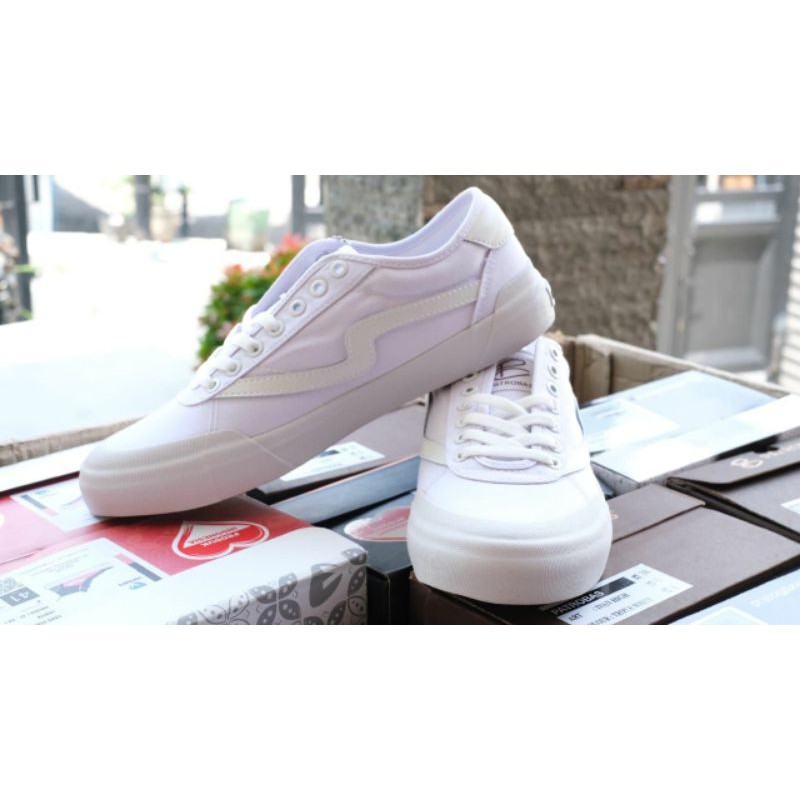 SEPATU PATROBAS IVAN WHITE LOW 100%ORIGINAL PATROBAS IVAN PATROBAS WHITE