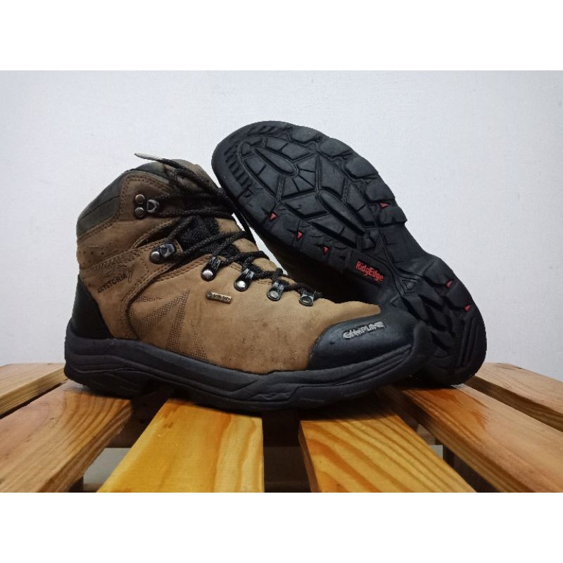 sepatu gunung campline