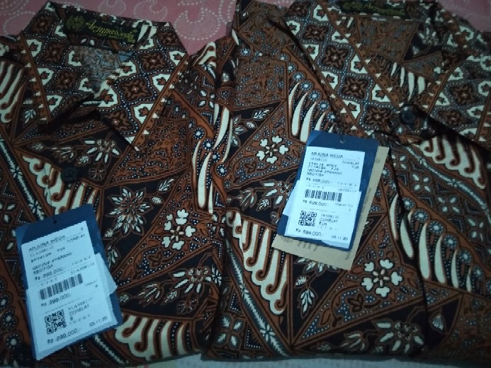 Arjuna Weda Kemeja Batik Parang Segitiga