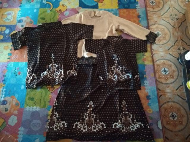 Couple Batik Keluarga Set Renda Ayah Ibu + Anak Cowok 3-12 Th Model Gamis Sarimbir Family Hitam Gold