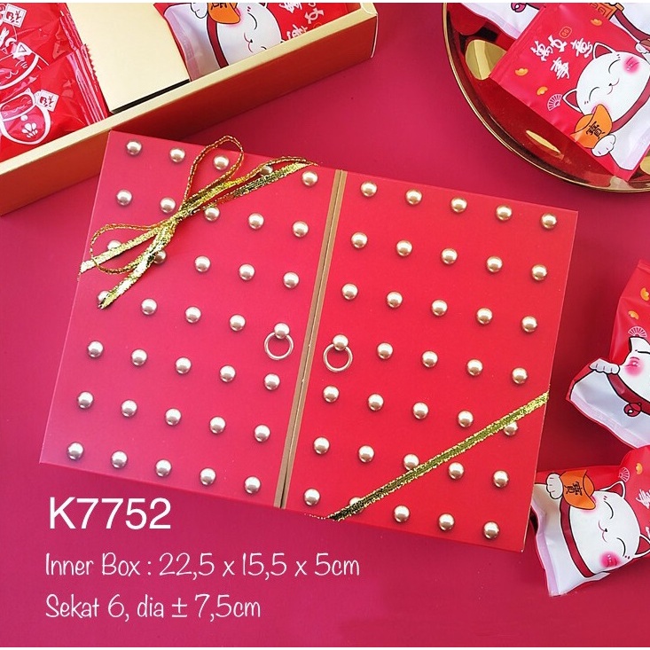 Box Imlek Sekat 6 Untuk Mooncake Nastar Merah
