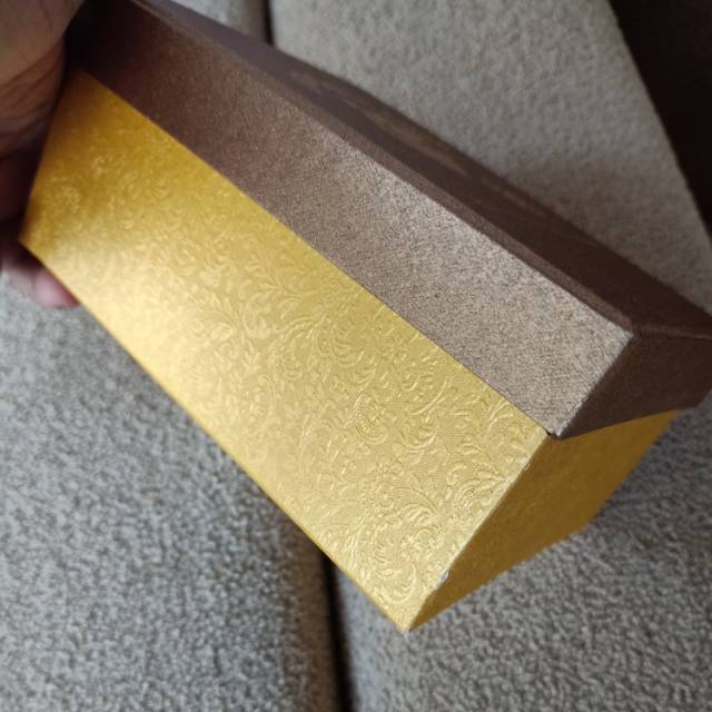 

Kotak Kado Hardbox 15*15*10