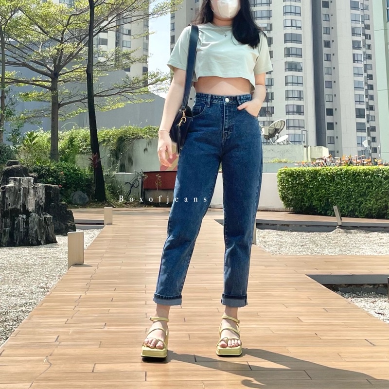 Boxofjeans - Highwaist MOM Jeans - SNOW BLUE