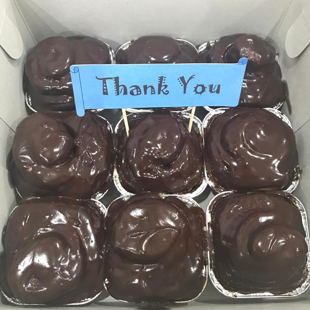 

CiRoll (cinnamon roll) dark choco topping