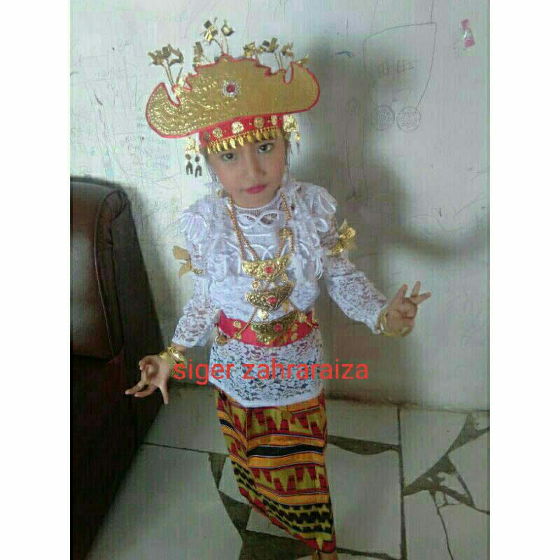 perlengkapan alat tari#kostum adat lampung#siger lampung#pakaian adat lampung