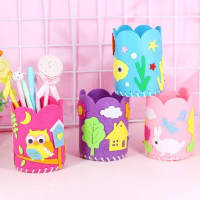 

DIY TEMPAT PENSIL FLANEL FELT ALAT TULIS STATIONERY ORGANIZER PENCIL HOLDER FLANEL EDUTOYS ALAT TULIS MAINAN EDUKASI MENJAHIT