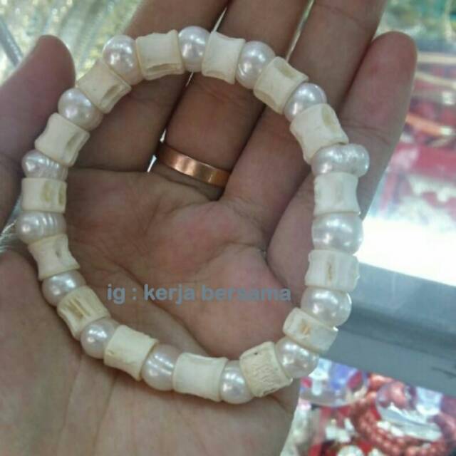 Gelang mutiara air tawar kombinasi tulang hiu