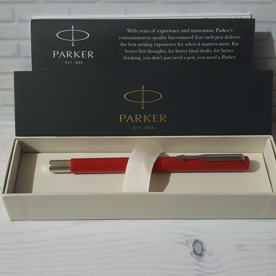 

PS-Pulpen Parker Vektor Standar Red / Merah Roller Ball (Body Plastik)