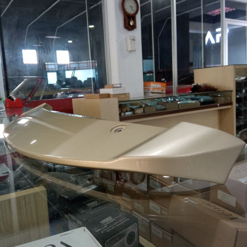Spoiler mobilio 2014 warna Briliant Gold merek K/J/S