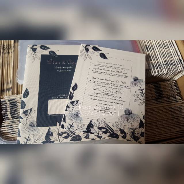 

Undangan Single Hardcover Amplop
