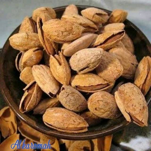 

Kacang almond renyah ukuran 500gr