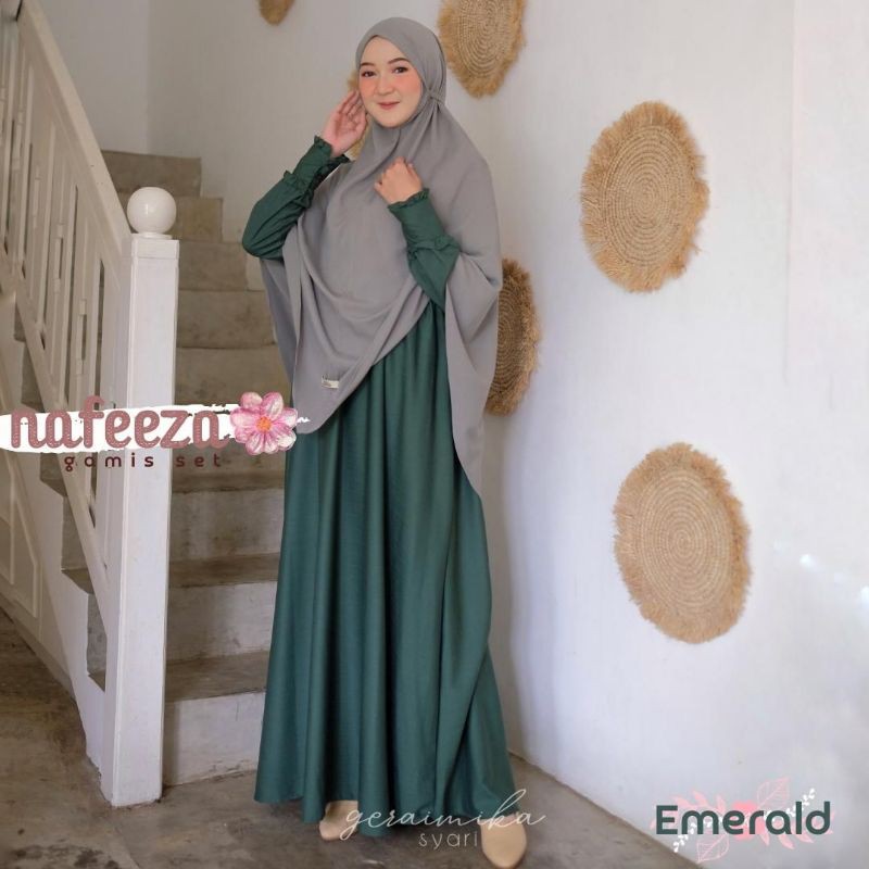 NAFEEZA set gerai mika