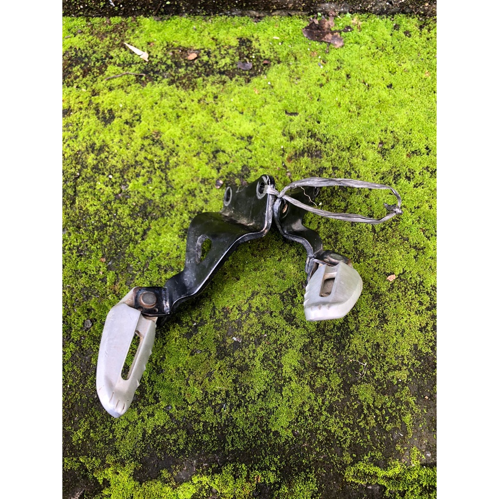 Footstep Pijakan Kaki Belakang Yamaha Mio Sporty Mio Smile Ori