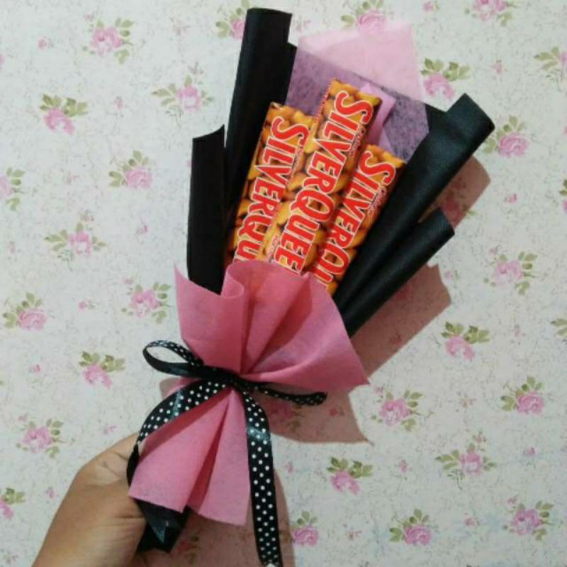 

ready bucket snack/bucket makanan/kado wisuda/kado ulang tahun/kado valentine