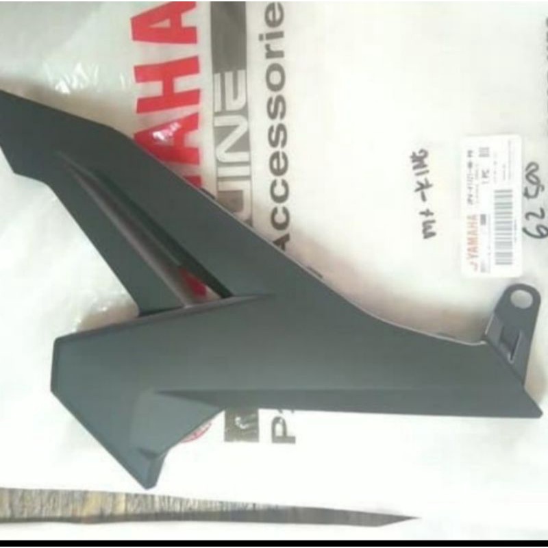 Cover sambungan body tengah kanan Mx king hitam doff original yamaha ygp 2PV-F1721-00-P1