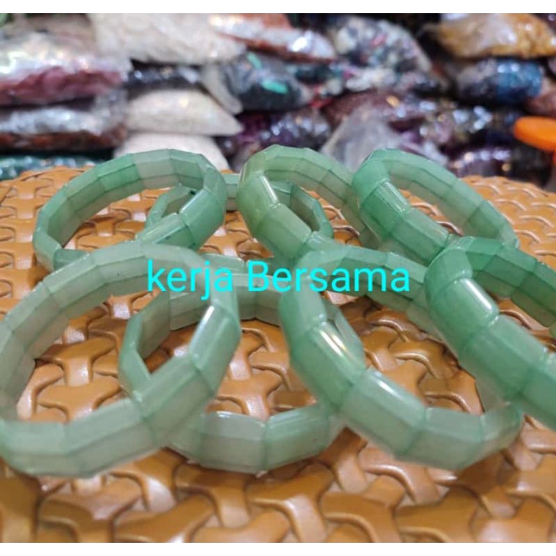 Gelang batu giok barzet kotak