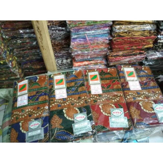 Kain batik sarung daun dewa