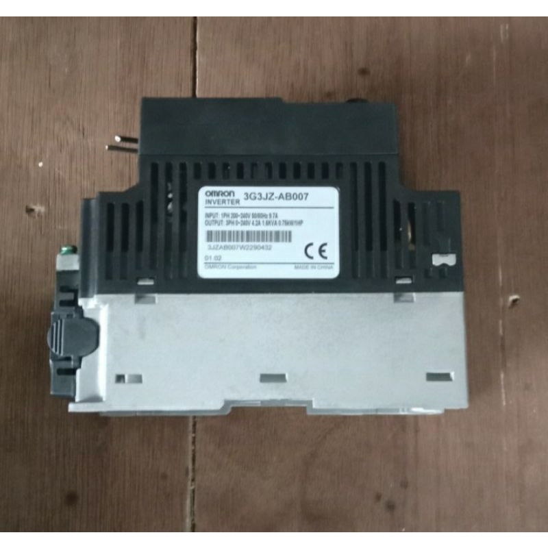 Inverter Merk OMBRON Type 3G3JZAB007 (0.75KW ) 1Phase 220Vac Autput 3Phase