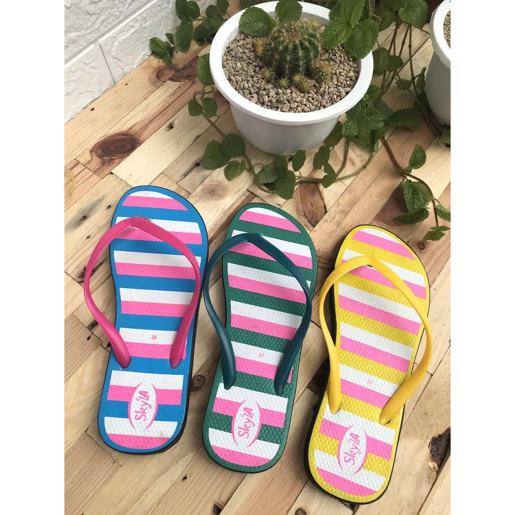 Sandal Japit Skyla Stripe bahan PVC bukan spon