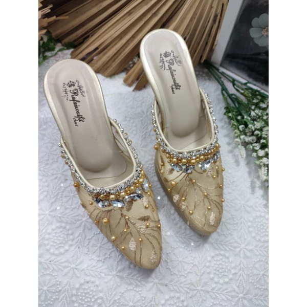 sepatu rafaizoutfit model syantika wrna gold tinggi 9cm lancip