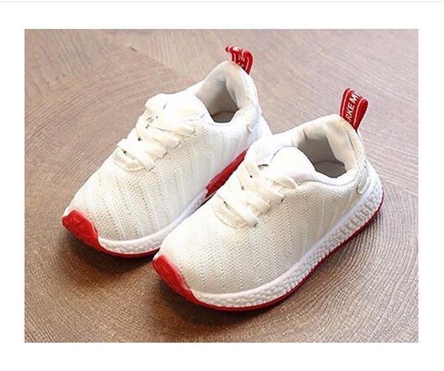 Sepatu anak sneakers NMD