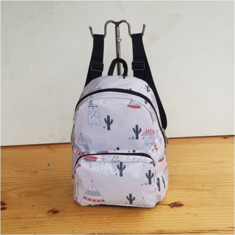 Shoulder bag Bas Wanita Motif Meow Ransel Wanita Baru Tas Punggung Tahan Air Tas Bahu Travel Ransel Sekolah Motif Lucu untuk Ransel Wanita Nilon Fashion Tas Sekolah Siswa untuk Remaja Perempuan Ransel Wanita Warna Polos Kualitas Tas Buku Travel Santai