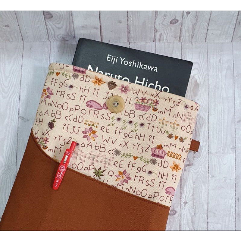 

Book Sleeve Tempat Tablet atau Buku