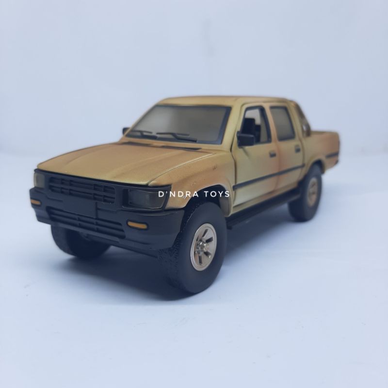 Diecast Miniatur Mobil Toyota Hilux Double Cabin Jackiekim 1/32