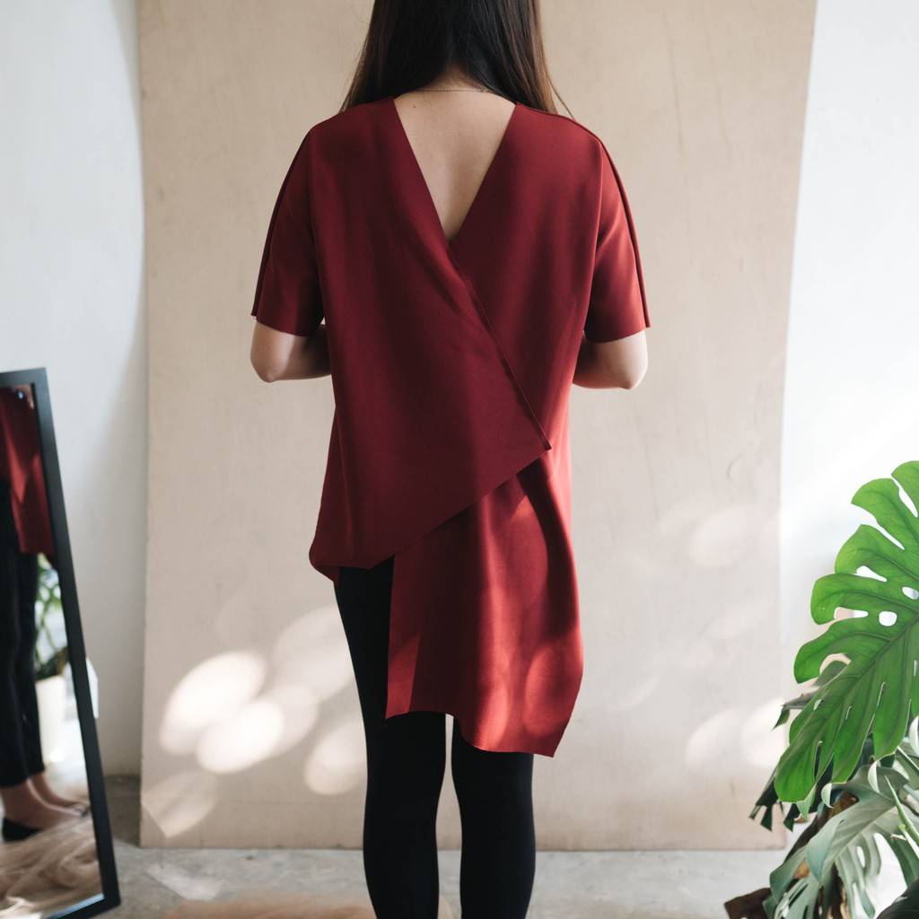 Bevyra top Maroon by Defaine brand