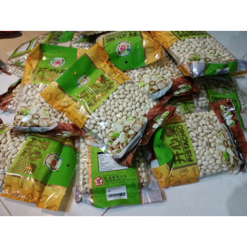 

Snack Kacang Buka Hati Pistachio import Malaysia