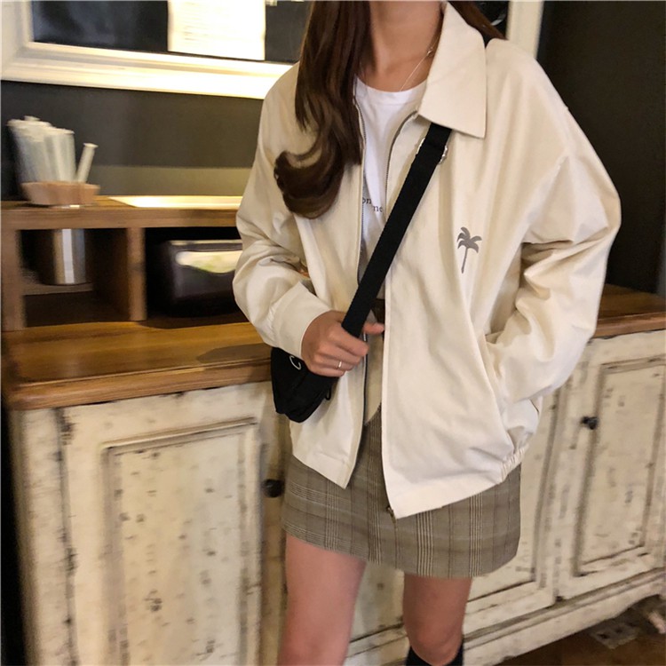 Jaket Model Lengan Panjang Motif Bordir untuk Wanita