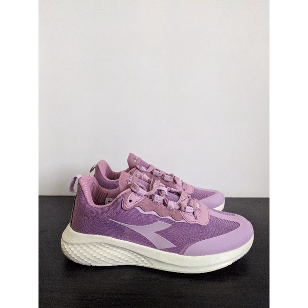 Diadora Bernando  Sepatu wanita Original