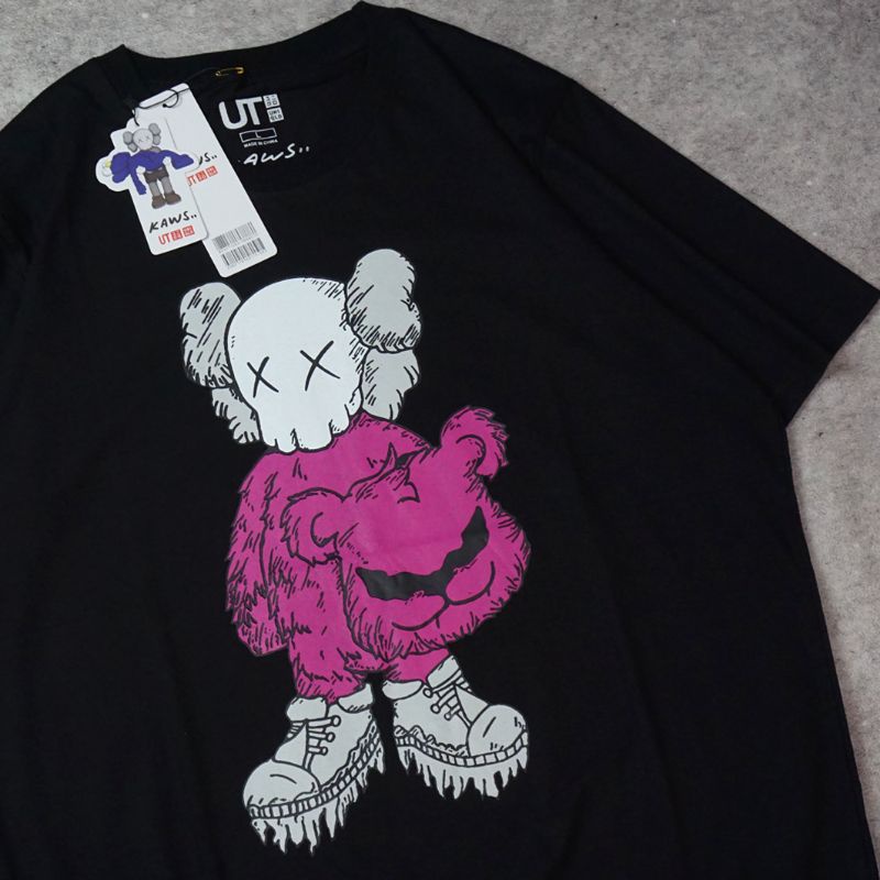 KAOS UNIQLO KAWS - BAJU T SHIRT UNIQLO X KAWS AUTHENTHIC-KAWS UT HALLOWEN