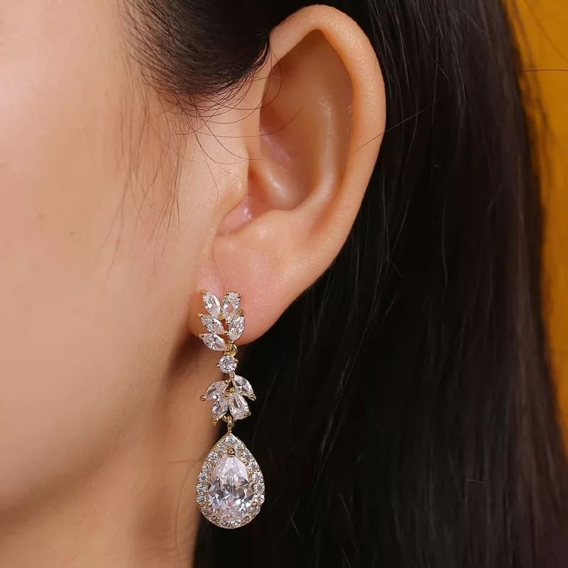 Anting tusuk zircon AL02